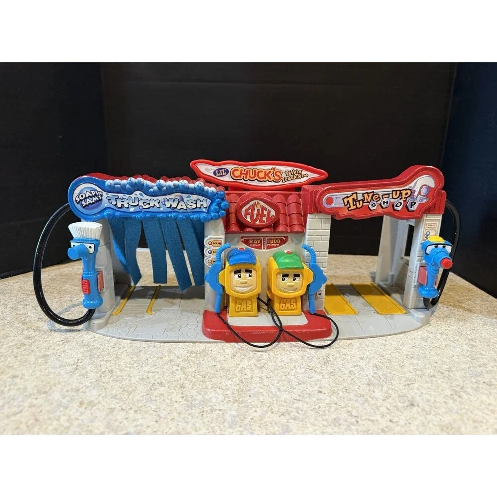 WORKING HASBRO TONKA - LIL` CHUCK`S TALKING TRUCK STOP CAR WASH TUNE UP  - L 328